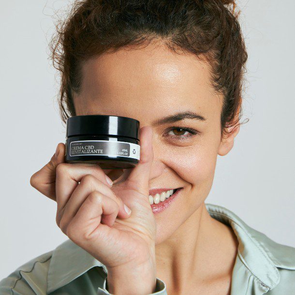 Crema-revitalizante-con cbd